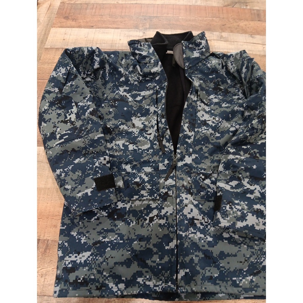 US Navy Working Parka Jacket  Digital Camo Waterproof Med Reg Military Gore-Tex